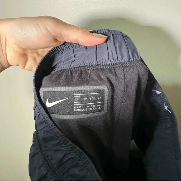 Nike Sportswear Tech Pack Woven Pants Black
Navy Interior Short Belt XS - Picture 8 of 8